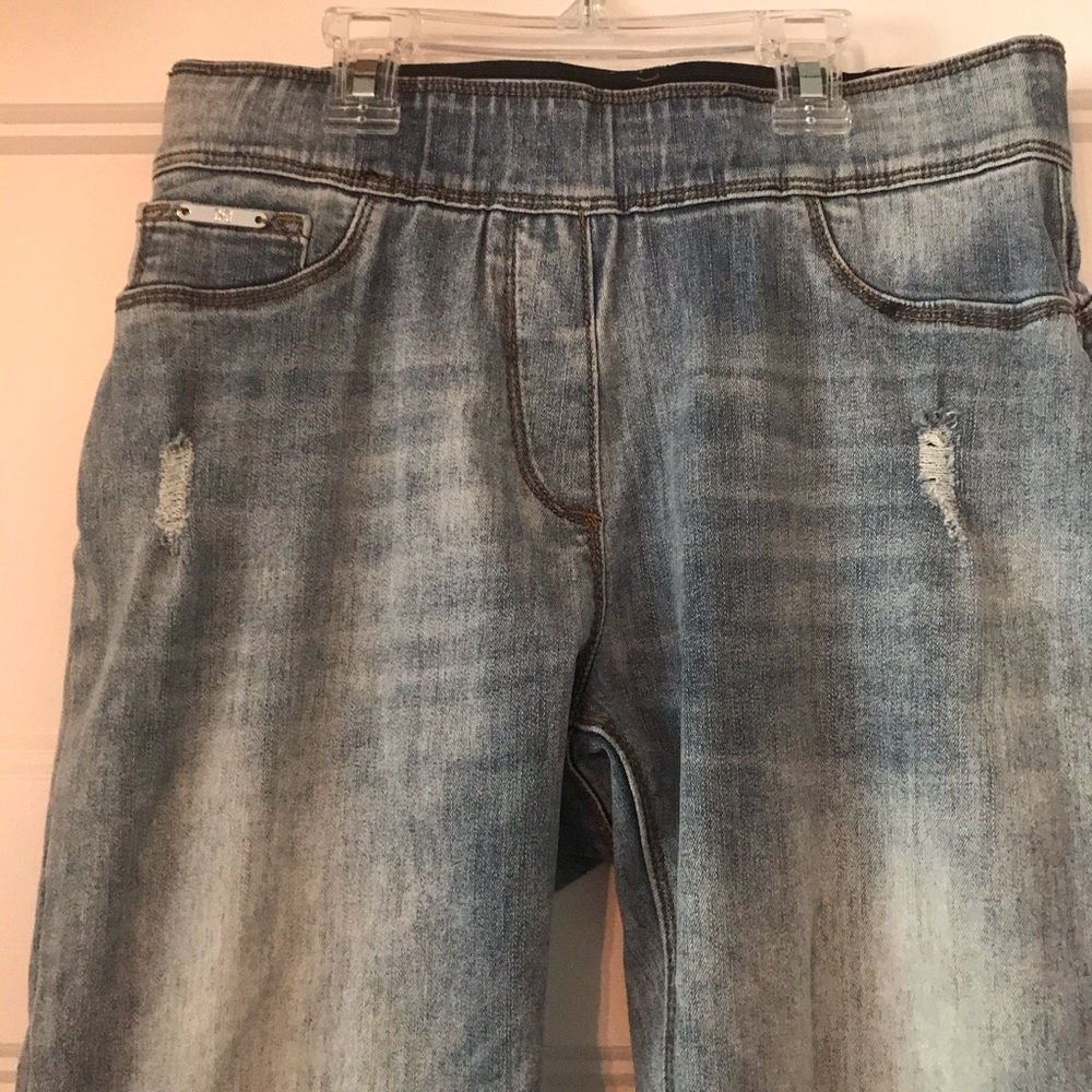 Excellent condition size small stretch - Picture 2 of 7